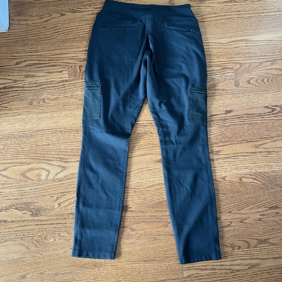 Athleta Headlands Hybrid Cargo Pants Aspen Olive green leggings - Picture 5 of 5